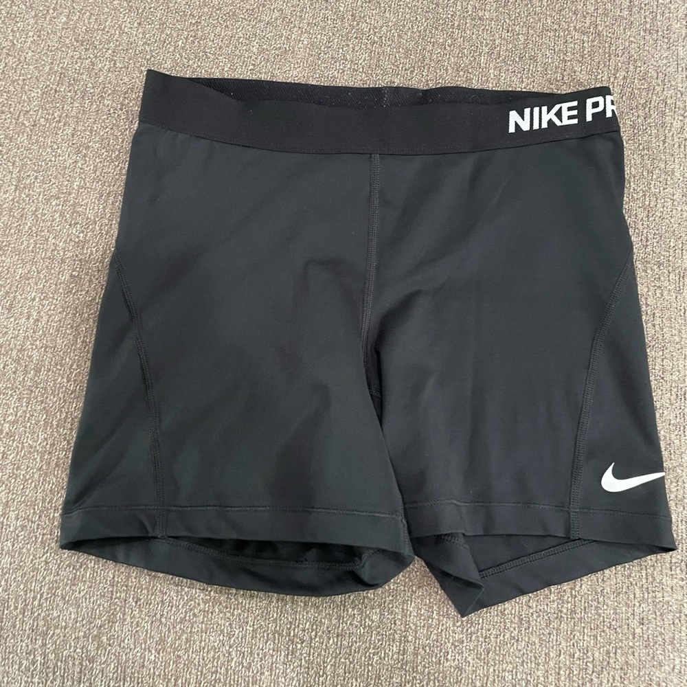 Women’s Large Nike Pro Shorts-Black